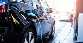 Groei aantal stekkerauto’s in Nederland zet door